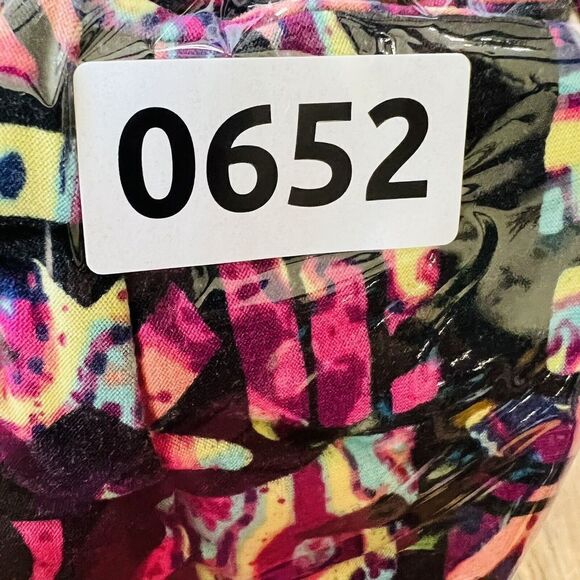 LulaRoe Leggings Aztec Colorful Red Black Pink Yellow Blue 0652 - Picture 5 of 5